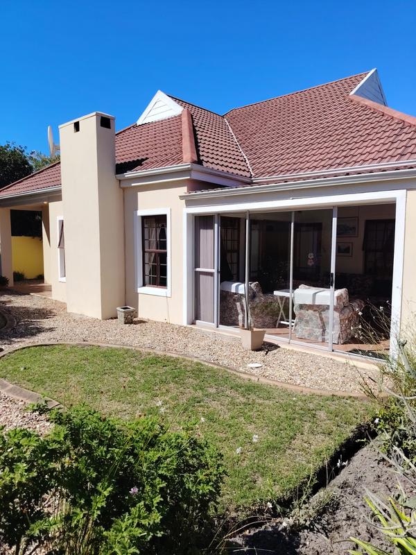 To Let 3 Bedroom Property for Rent in Sandbaai Western Cape